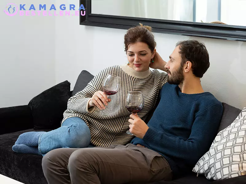 Cialis-koppel-wijntje-drinken